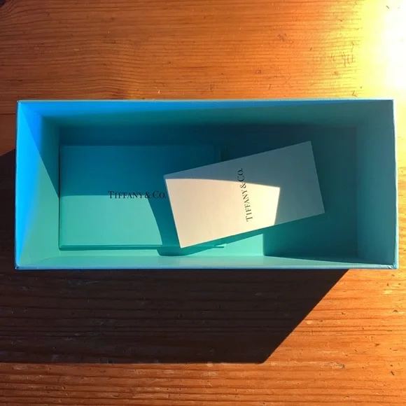 Tiffany &Co. Box 👗💍👓 - Picture 3 of 5